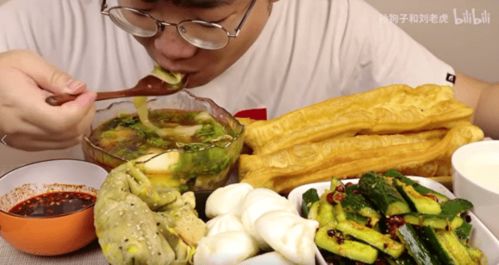 時宴吃播 重慶美食界掀起直播 麥旋風 催生吃播培訓新職業